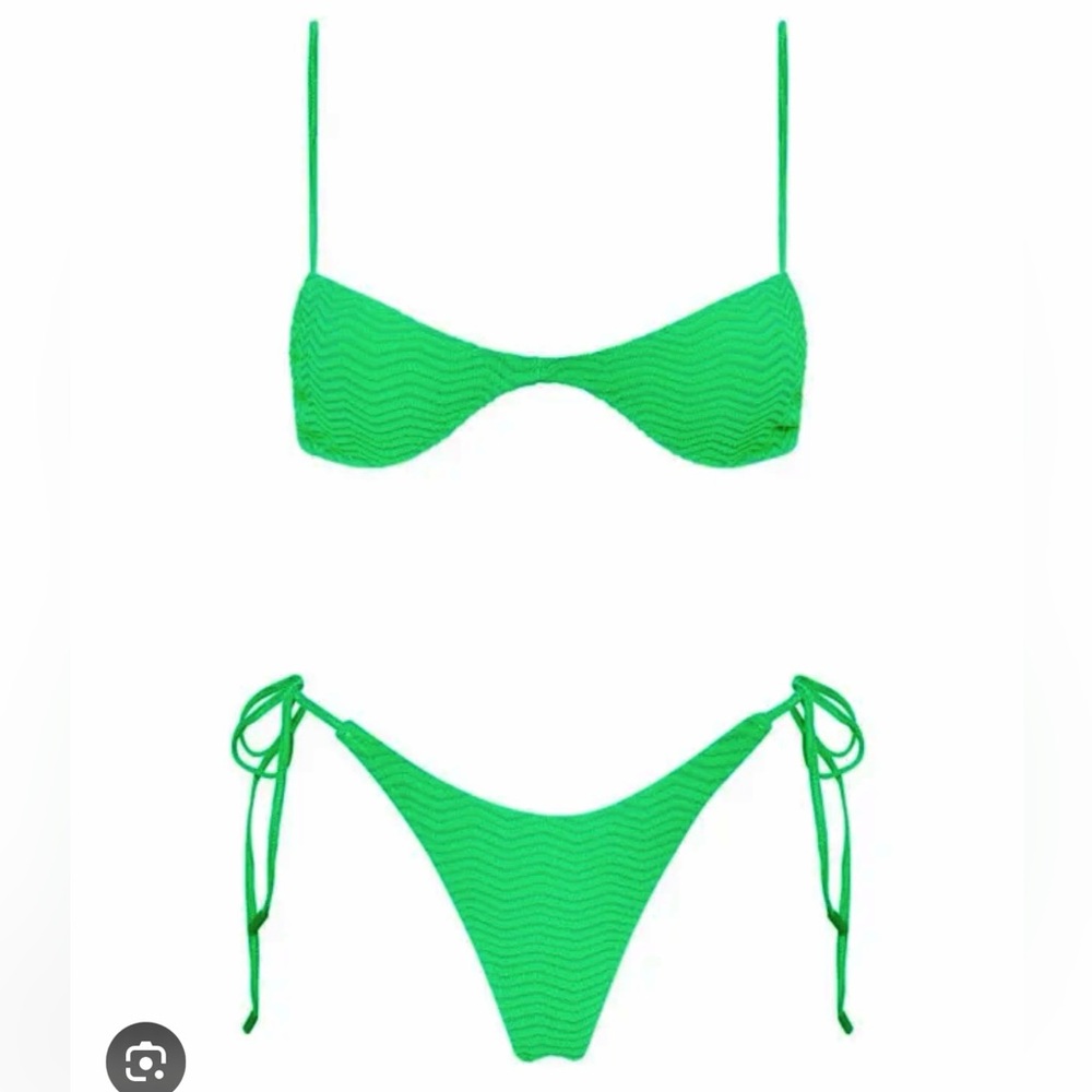 Triangl Este Wilds